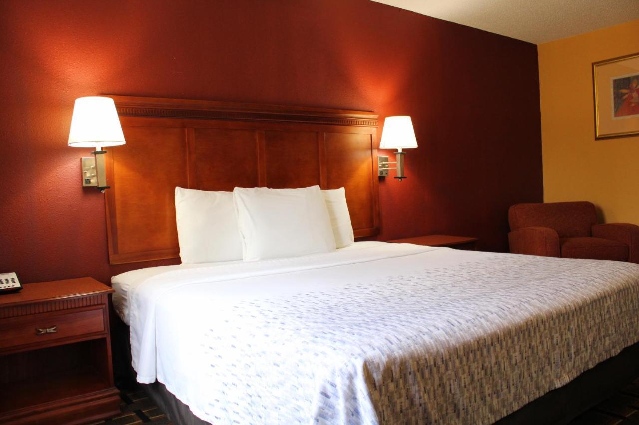Hometown Inn & Suites Longview Extérieur photo