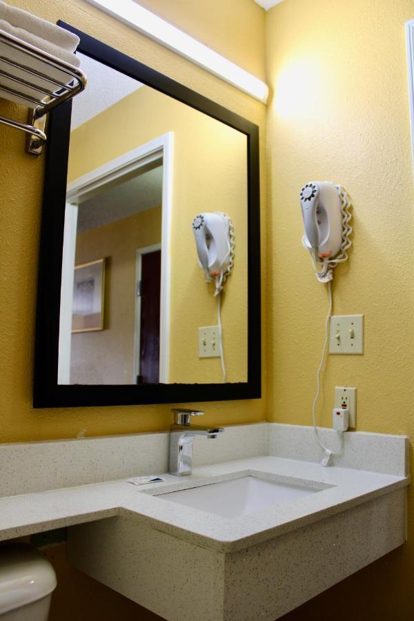 Hometown Inn & Suites Longview Extérieur photo